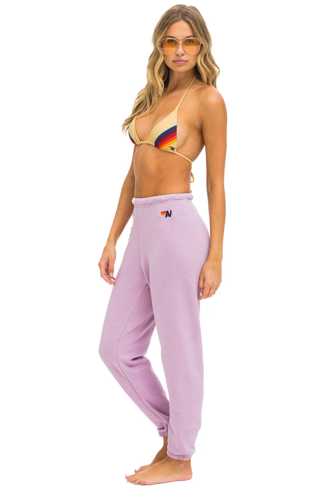 RAINBOW HEART STITCH SWEATPANTS - MAUVE