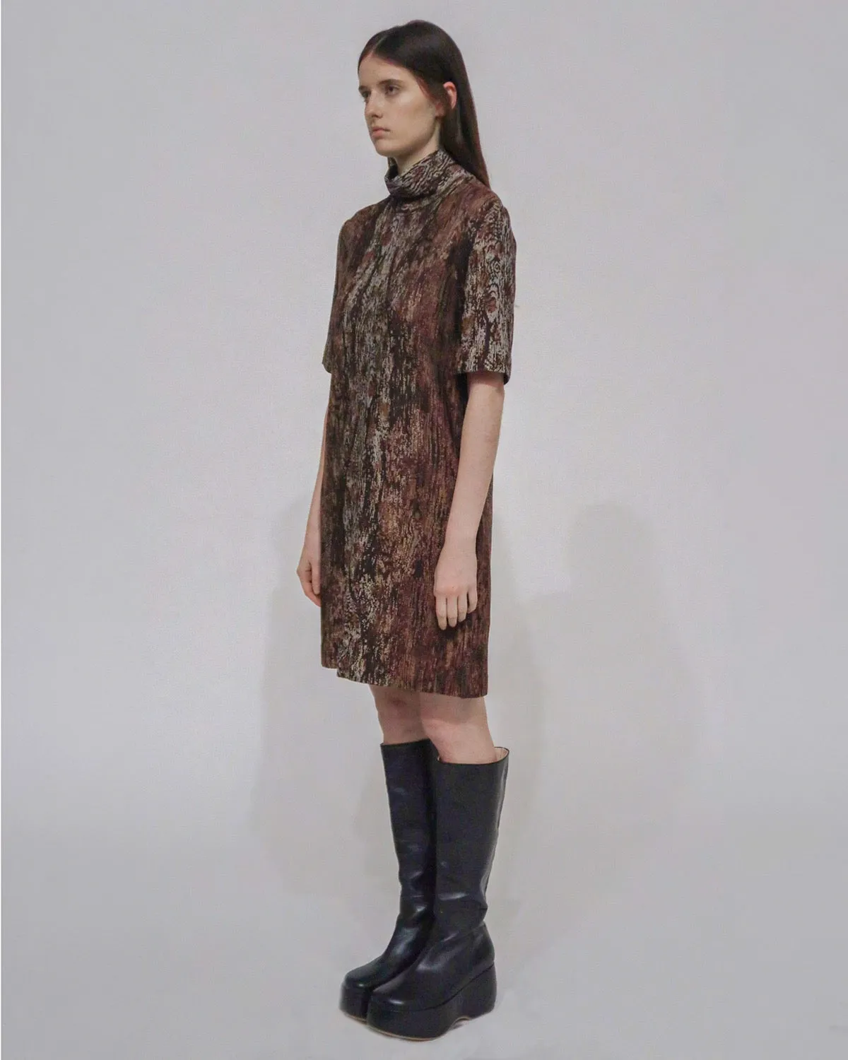 TURTLENECK SHIFT DRESS - WOODGRAIN