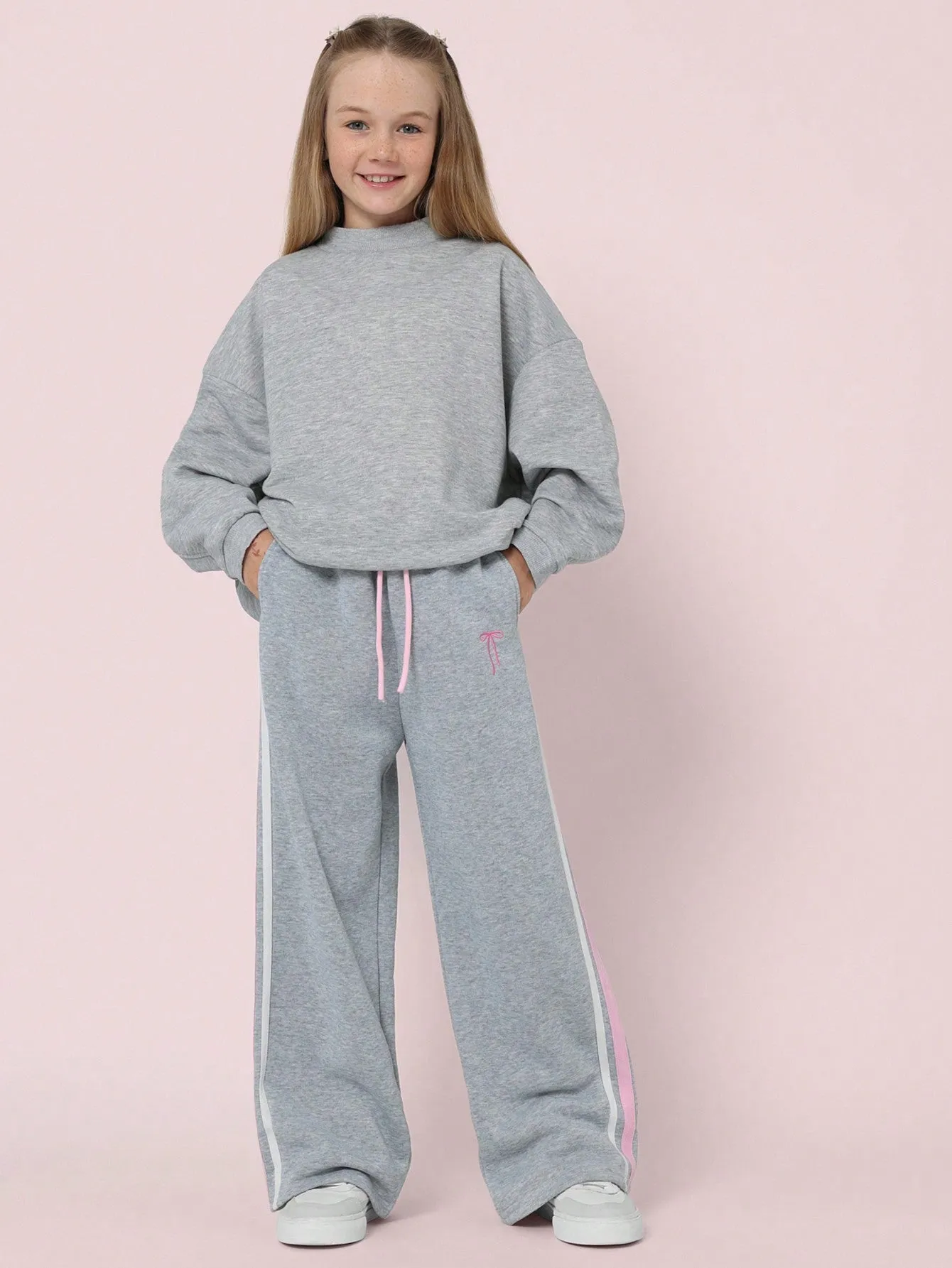 Tween Girls Comfy Straight Fit Sweatpants With Tape & Embroidered Ribbon