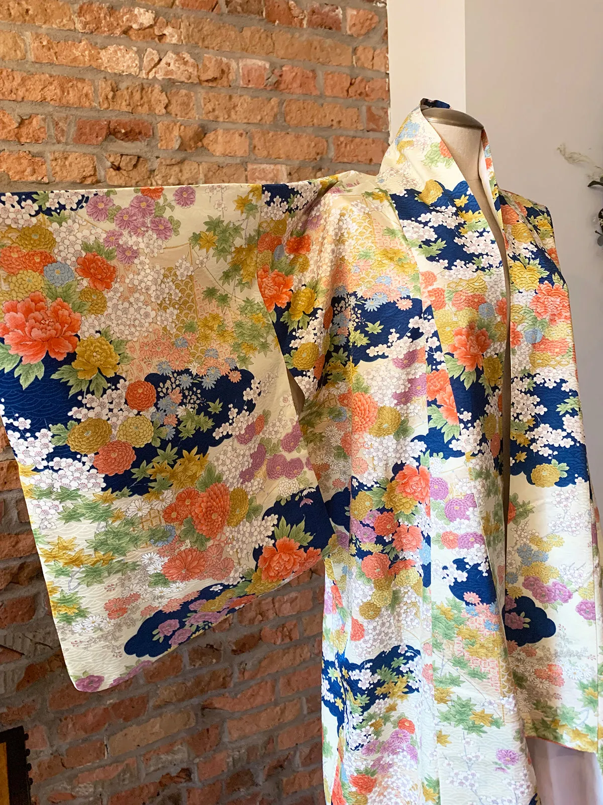 Vintage Kimono Floral 1960s