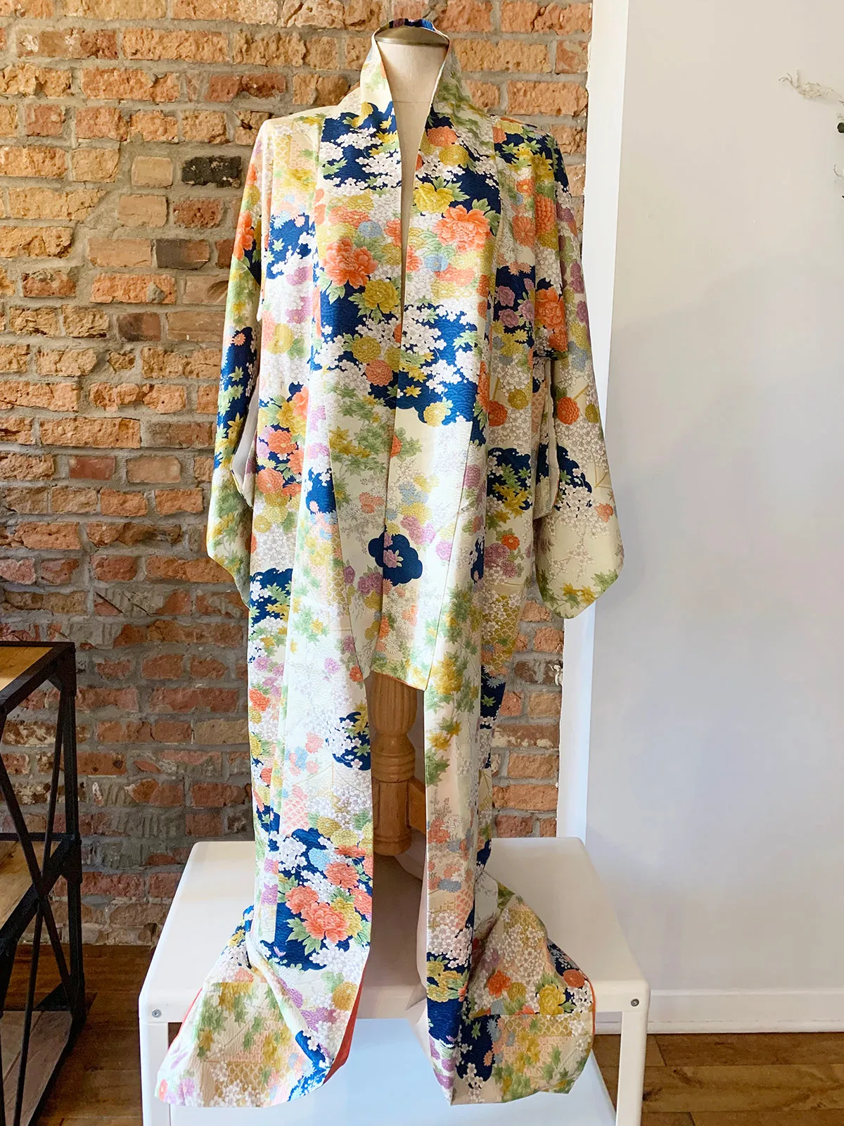 Vintage Kimono Floral 1960s